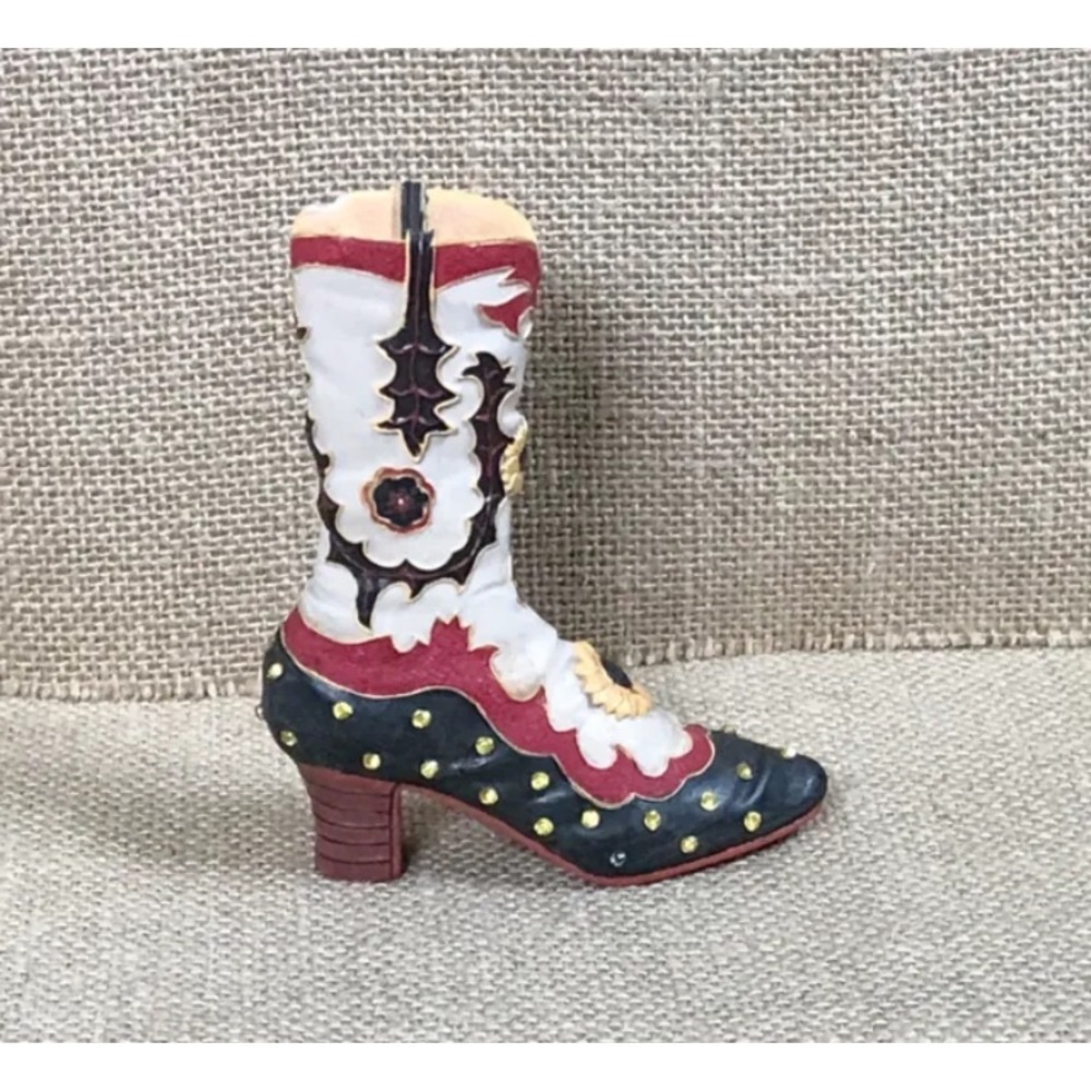 Sarna Wild West Annie Oakley Boot Figurine Western Cowboy Southwest AS IS READ